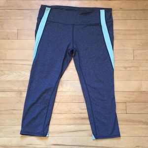 Gap Athletic Tights Cropped/Capri Pants Blue Mint